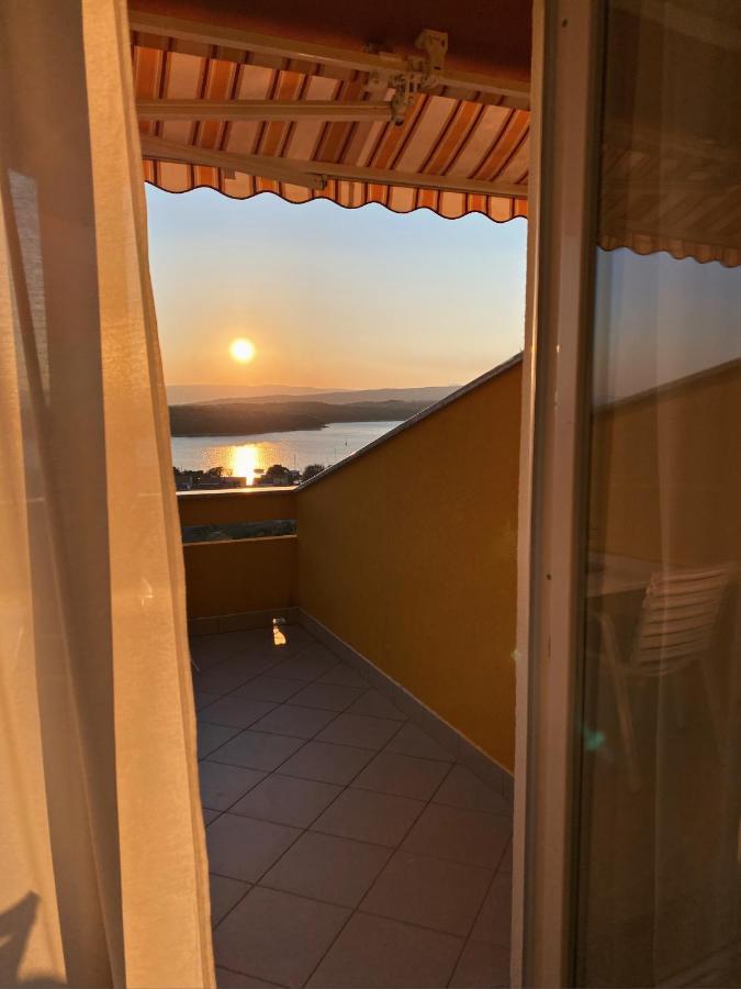 The Manzoni Family 2 Hotel Punat Ngoại thất bức ảnh